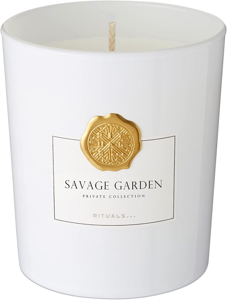 Bougie parfumée pour une décoration élégante, créant une ambiance chaleureuse