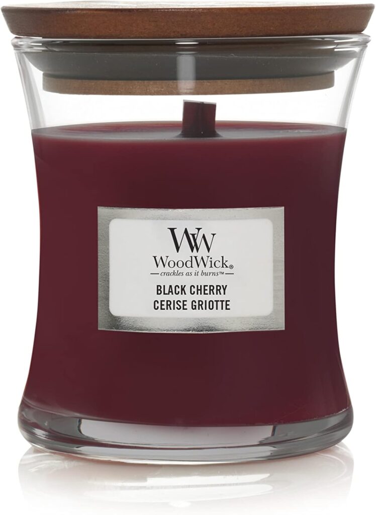 Bougie parfumée pour une ambiance chaleureuse et relaxante
Idéale pour la décoration ou un cadeau apaisant