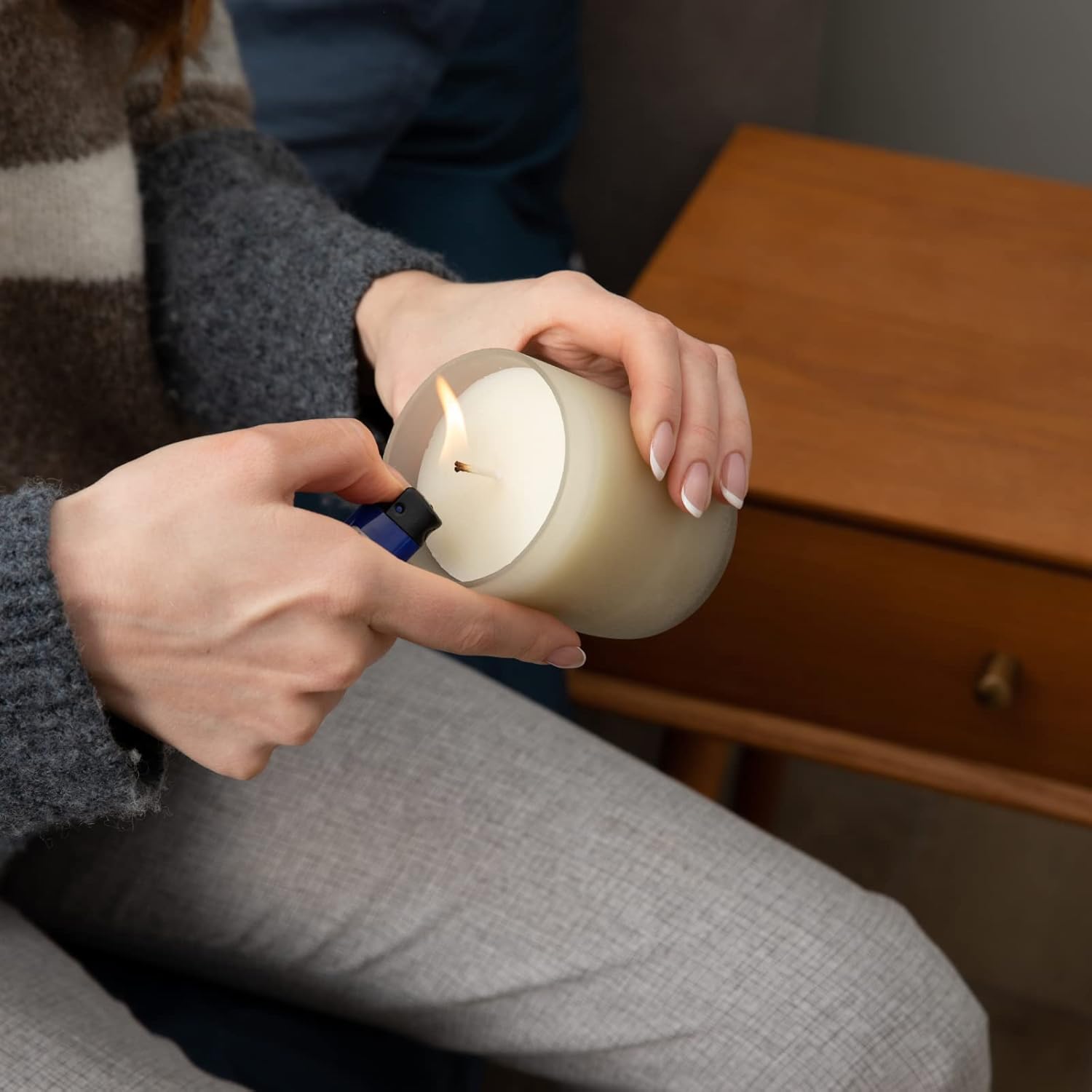 Bougie parfumée pour une décoration élégante, créant une ambiance chaleureuse – Image 2