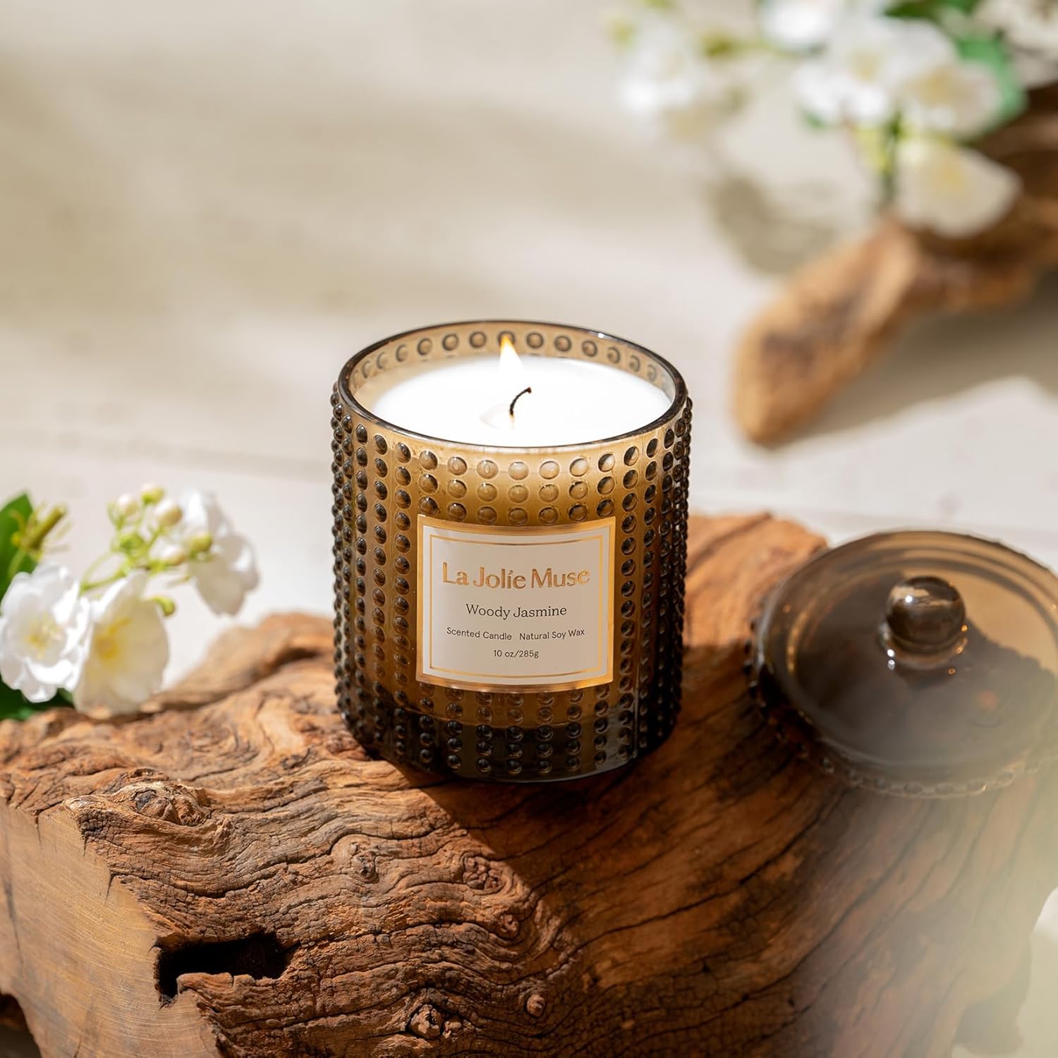 Bougie parfumée pour une décoration élégante, créant une ambiance chaleureuse – Image 4