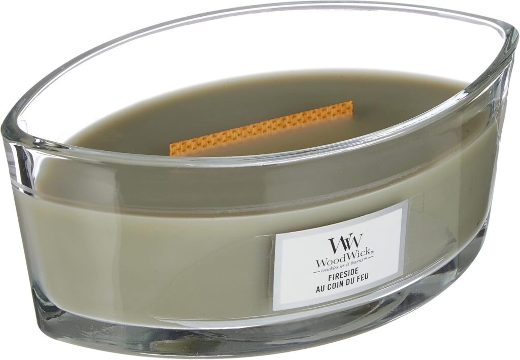 Bougie parfumée pour une décoration apaisante, créant une ambiance chaleureuse