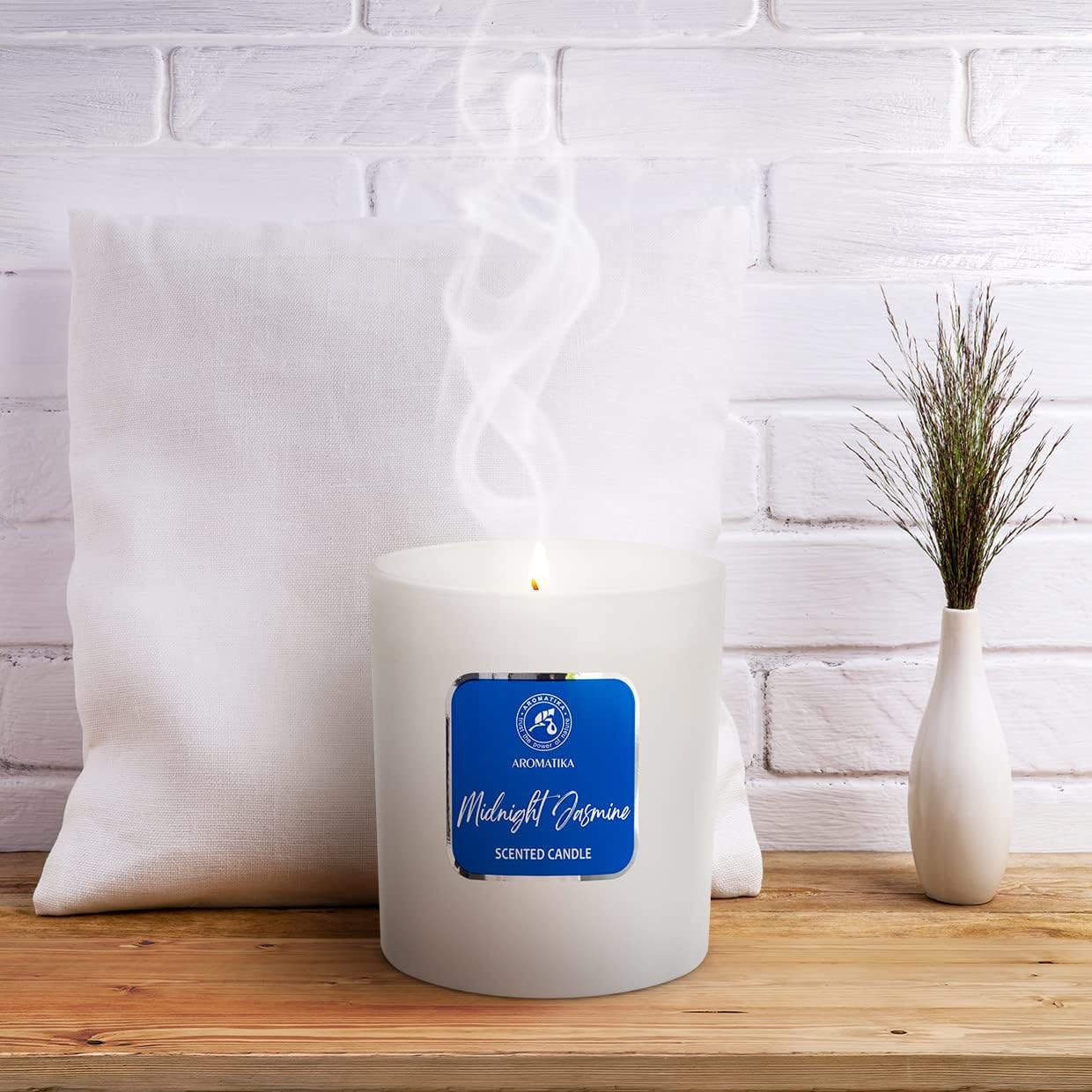 Bougie parfumée pour une décoration élégante, créant une ambiance chaleureuse – Image 4