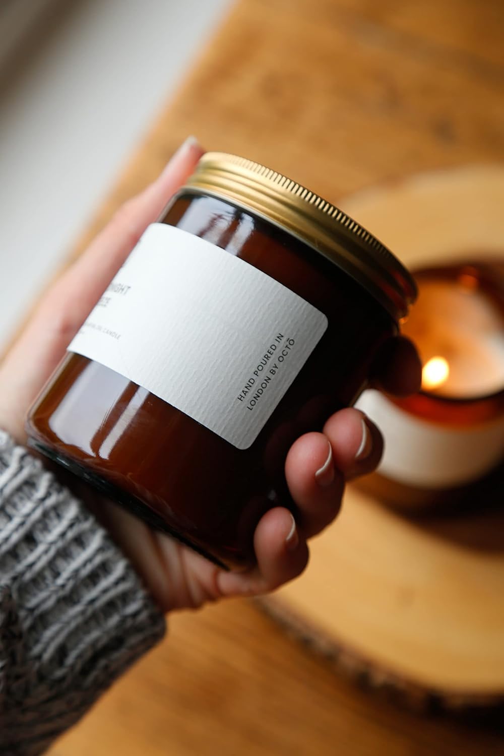 Bougie parfumée pour la détente, créant une ambiance chaleureuse et apaisante – Image 3