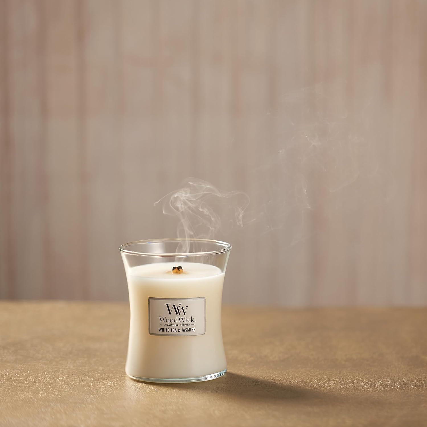 Bougie parfumée pour une décoration élégante, créant une ambiance chaleureuse – Image 8