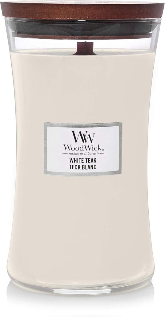Bougie parfumée pour une ambiance chaleureuse, idéale pour la détente et la décoration