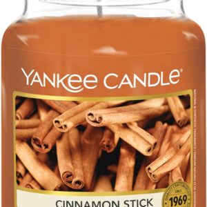 Bougie parfumée pour une ambiance chaleureuse et relaxante  
Idéale pour la décoration intérieure ou comme cadeau apaisant