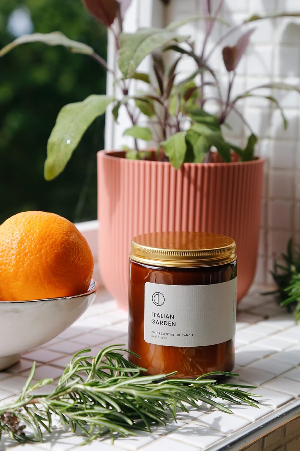 Bougie parfumée pour la détente, créant une ambiance chaleureuse et apaisante – Image 4