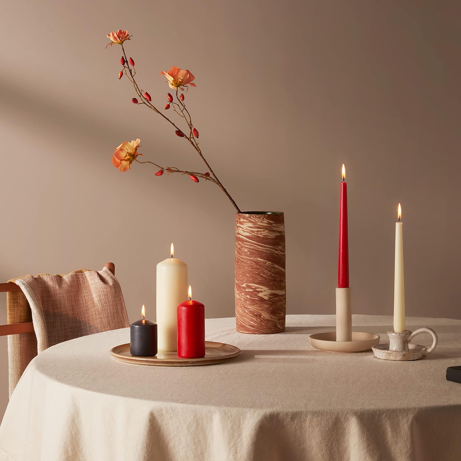 Bougie parfumée pour une ambiance chaleureuse en décoration intérieure – Image 5