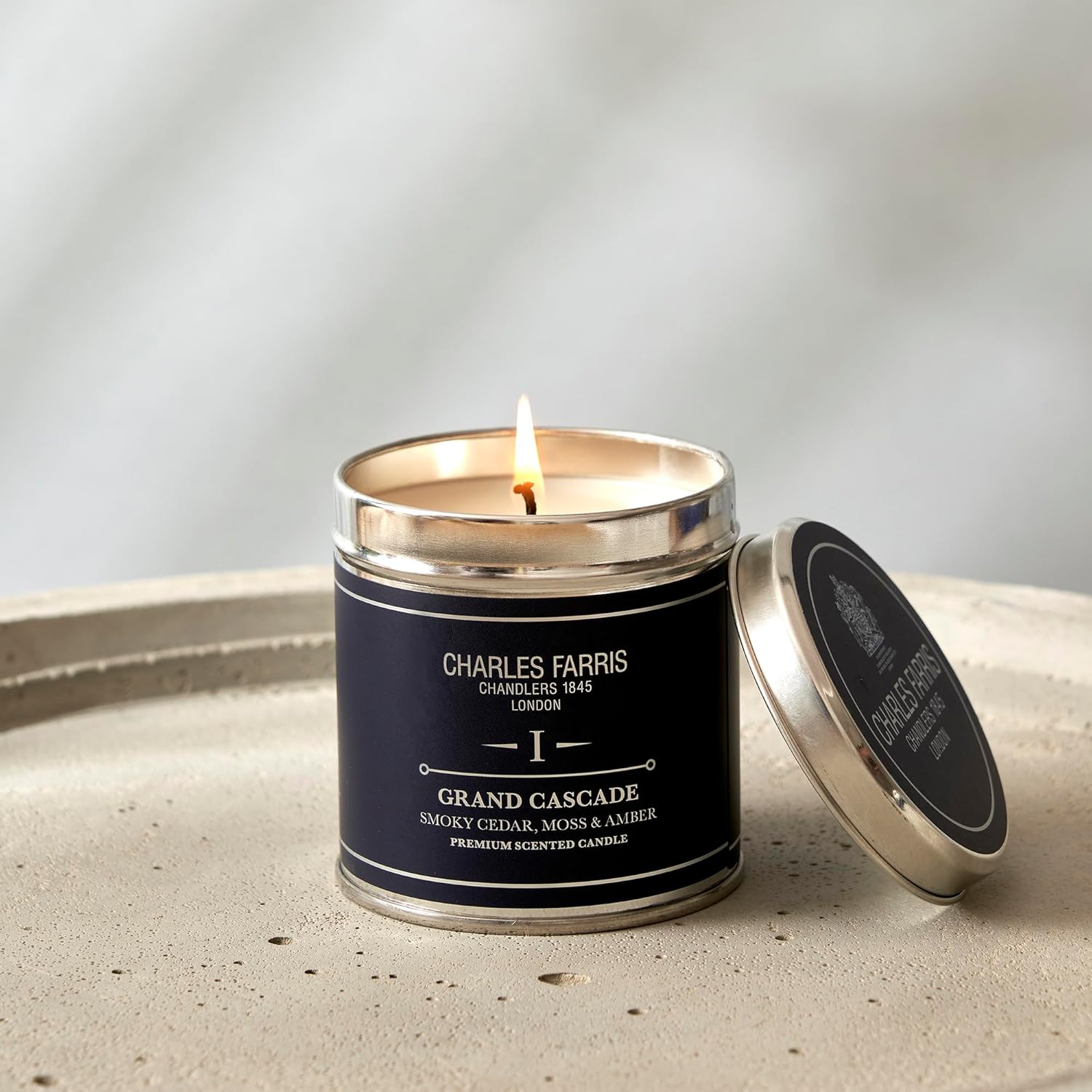 Bougie parfumée pour une décoration élégante, créant une ambiance chaleureuse – Image 5