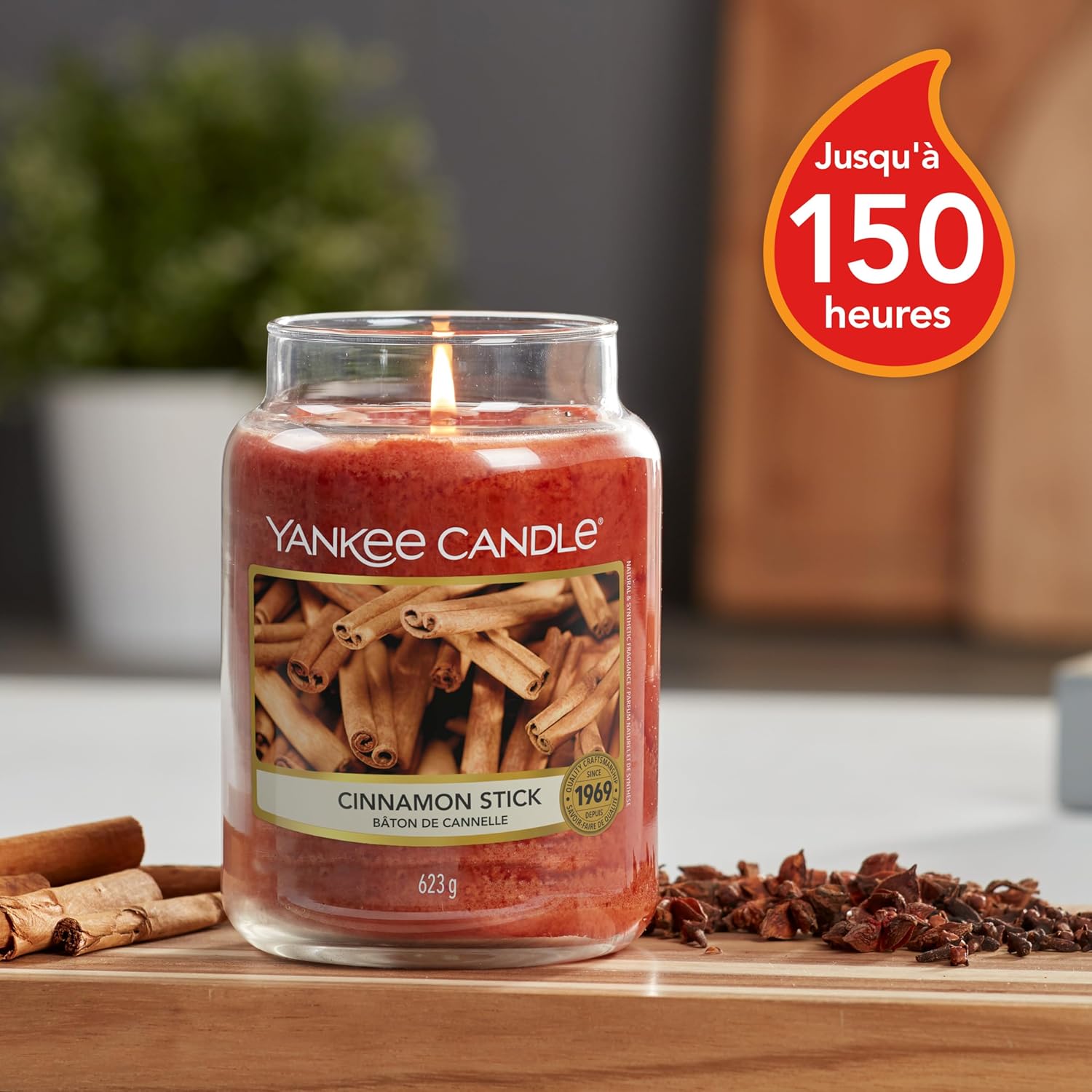 Bougie parfumée pour une ambiance chaleureuse et relaxante
Idéale pour la décoration intérieure ou comme cadeau apaisant – Image 3