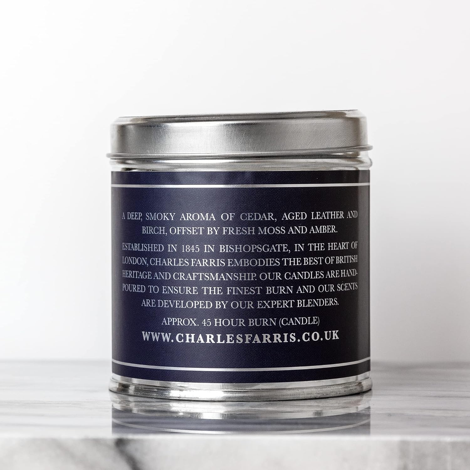 Bougie parfumée pour une décoration élégante, créant une ambiance chaleureuse – Image 2