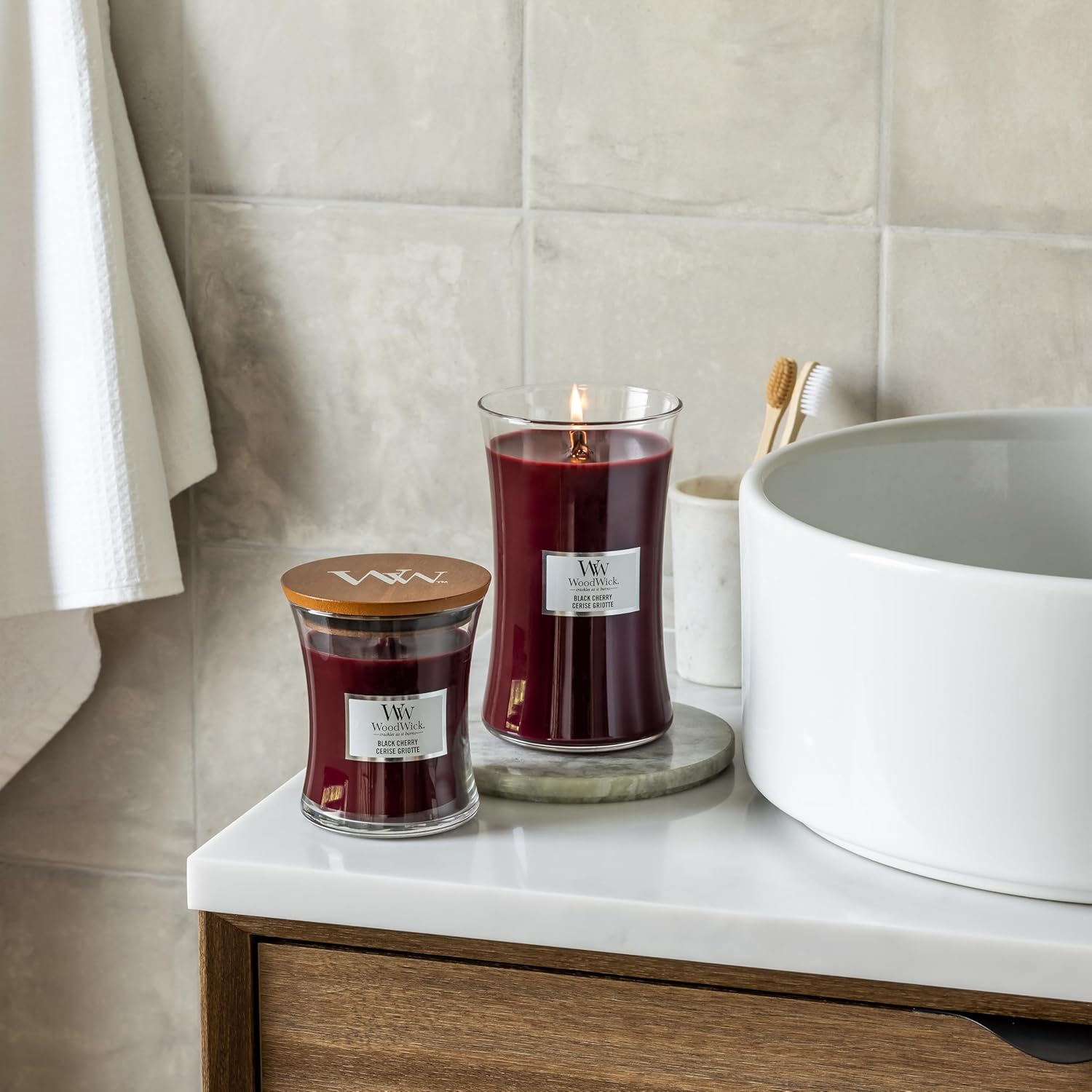 Bougie parfumée pour une décoration élégante, offrant une ambiance chaleureuse – Image 7