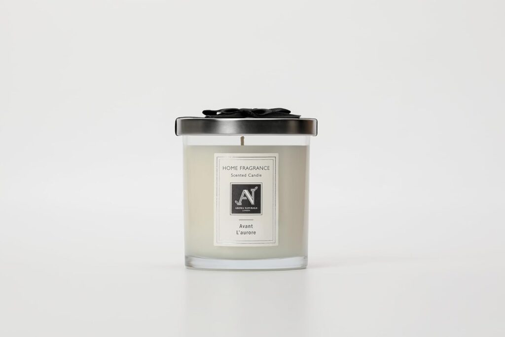 Bougie parfumée pour la décoration d'intérieur, créant une ambiance chaleureuse et apaisante