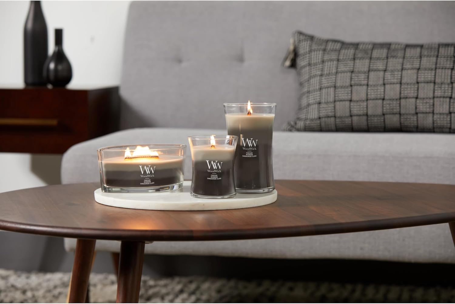 Bougie parfumée pour une décoration élégante, créant une ambiance chaleureuse – Image 4