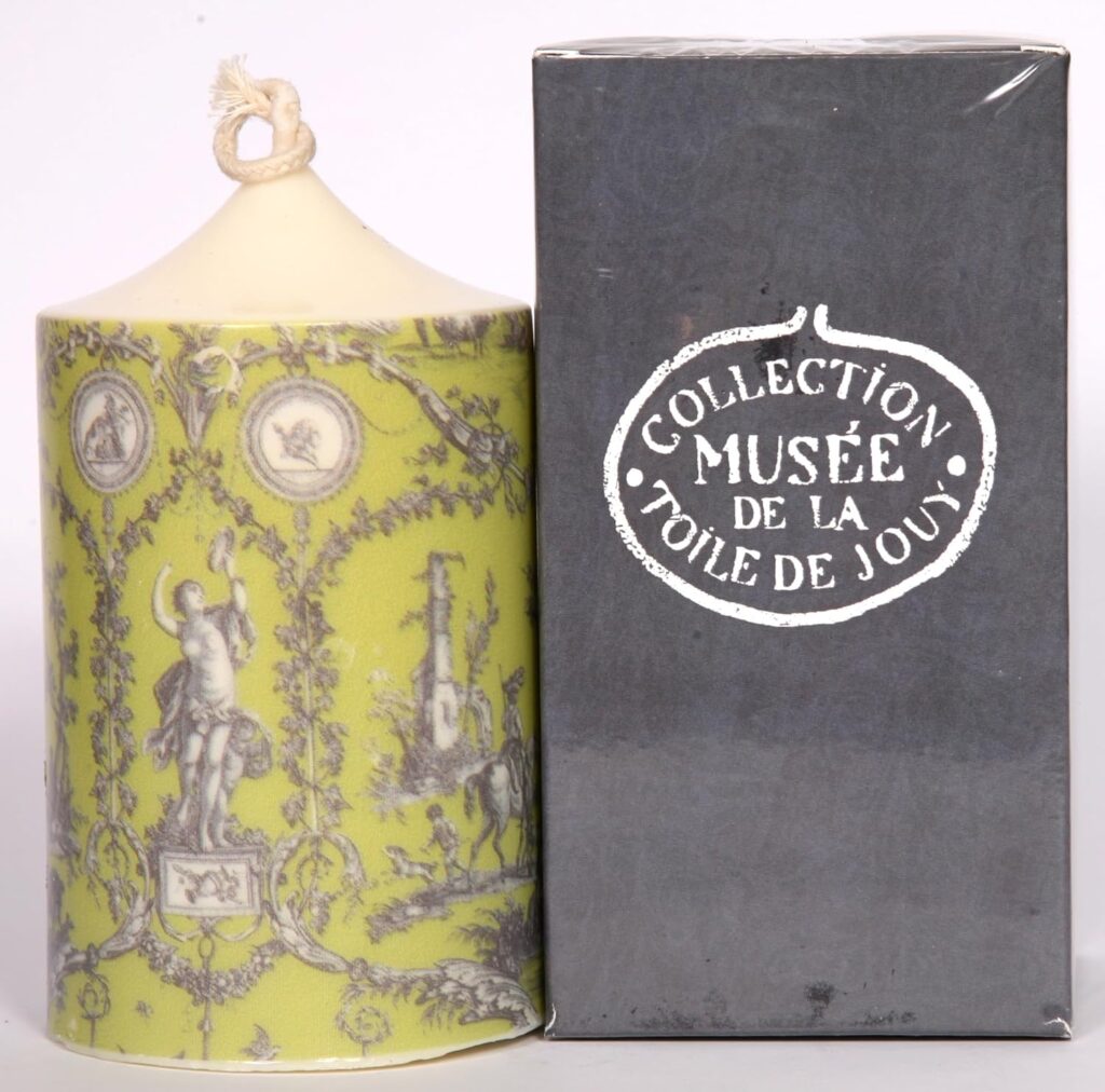 Bougie parfumée pour une ambiance chaleureuse, idéale pour la détente et la décoration