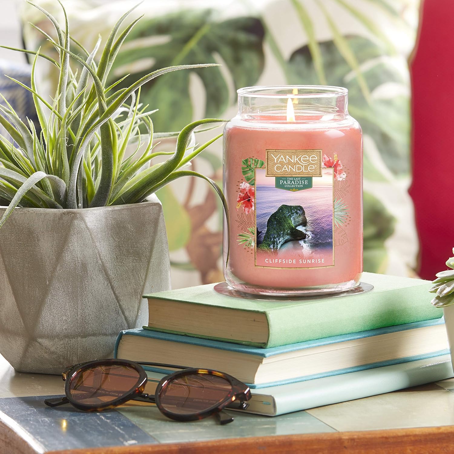 Bougie parfumée pour une ambiance chaleureuse et relaxante
Idéale pour la décoration intérieure ou un cadeau apaisant – Image 5