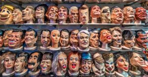 découvrez une large sélection de costumes d'halloween pour adultes et enfants : idées originales, déguisements effrayants ou amusants, accessoires et maquillage pour réussir votre fête d'halloween !