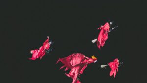 découvrez une large sélection de costumes d'halloween pour adultes et enfants : déguisements originaux, classiques ou effrayants pour une soirée inoubliable. livraison rapide !