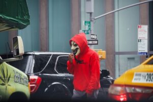 découvrez l'univers électrisant des k-pop demon hunters : des idoles musicales combinant chorégraphies spectaculaires et combats surnaturels pour défendre le monde contre les forces du mal. plongez dans cette aventure mêlant musique, danse et action !