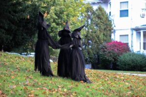 découvrez des idées de costumes d'halloween de dernière minute, faciles à réaliser et parfaits pour impressionner lors de votre soirée !